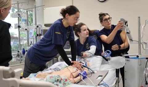 The students run through a simulation in the Paediatric Critical Care Unit (PCCU) where they practiced CPR, respiratory support and what to do when a patient’s condition worsens. 